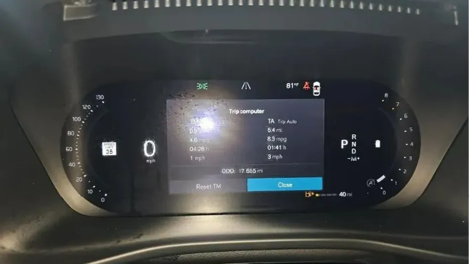 VOLVO XC40 -