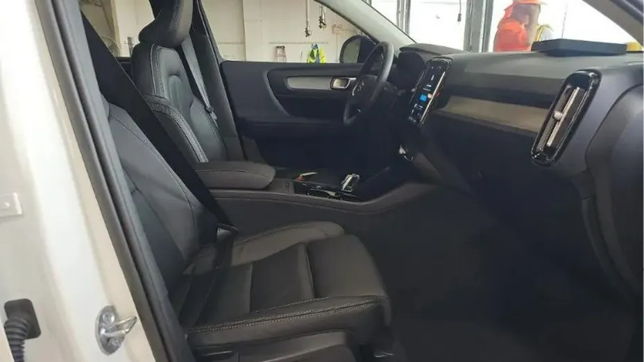 VOLVO XC40 -