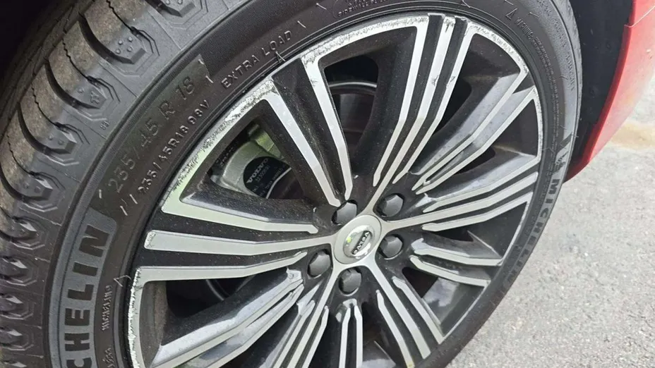 VOLVO S60 -