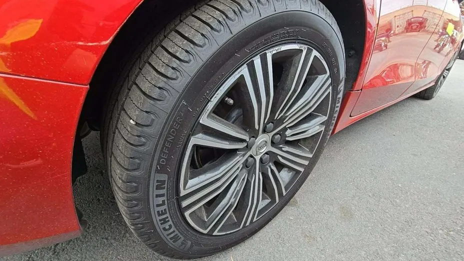 VOLVO S60 -