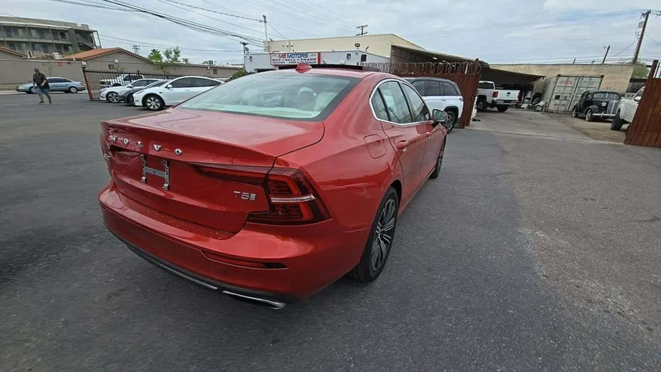 VOLVO S60 -