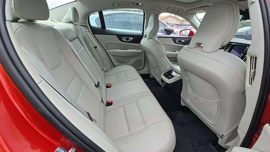 VOLVO S60 -