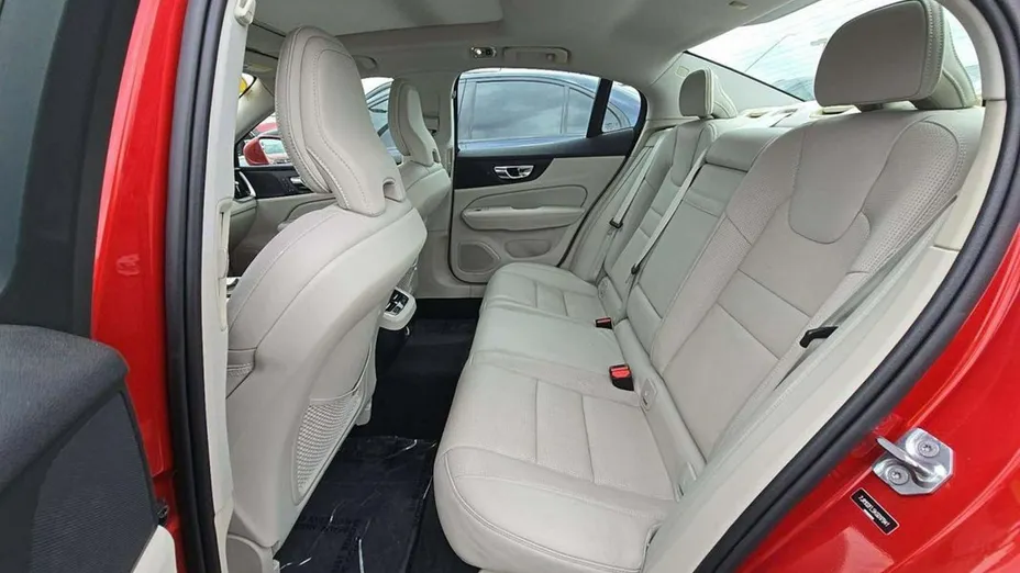 VOLVO S60 -