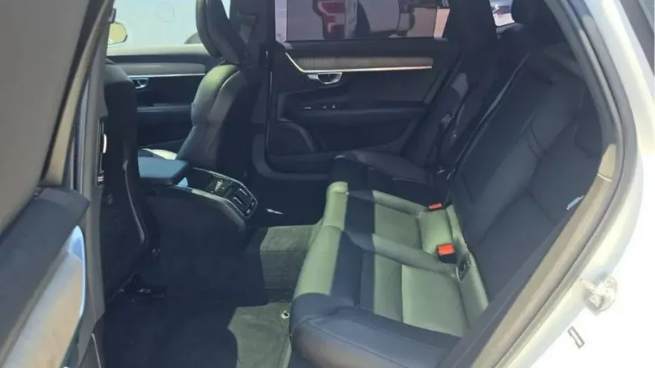 VOLVO S90 -