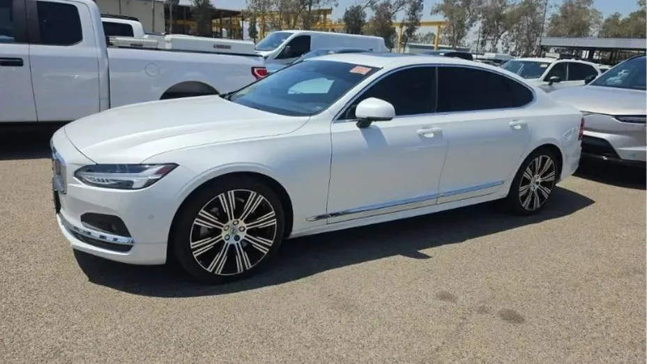 VOLVO S90 -