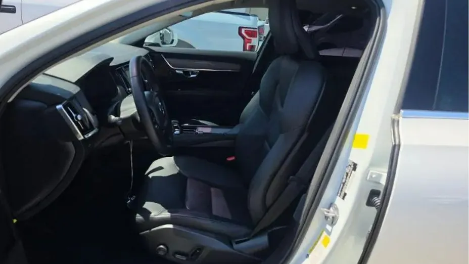 VOLVO S90 -