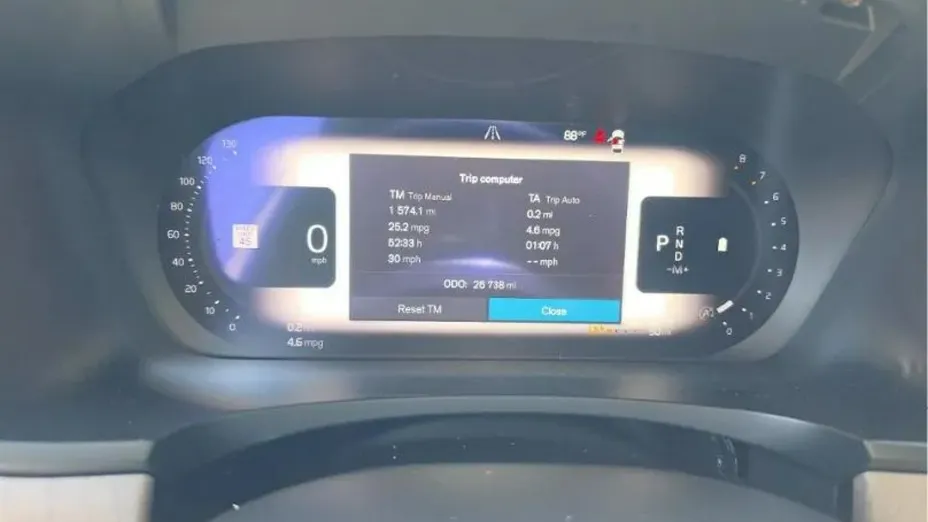 VOLVO S90 -