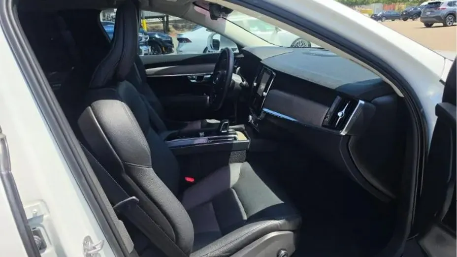 VOLVO S90 -
