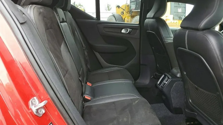 VOLVO XC40 -