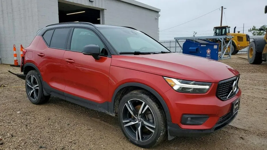VOLVO XC40 -