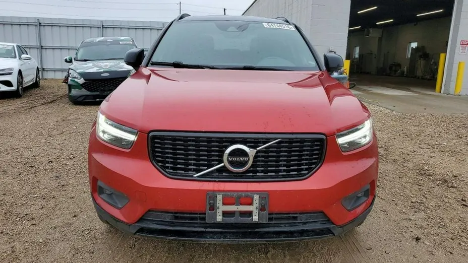 VOLVO XC40 -