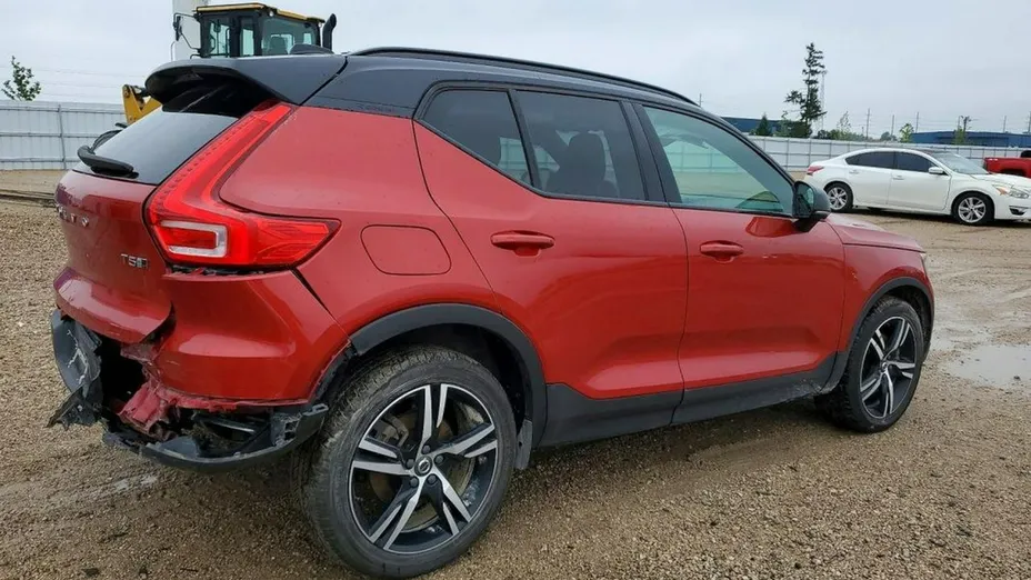 VOLVO XC40 -