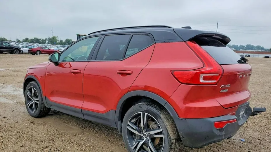 VOLVO XC40 -