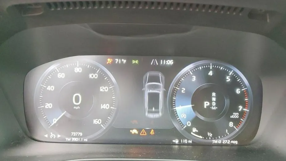 VOLVO XC40 -