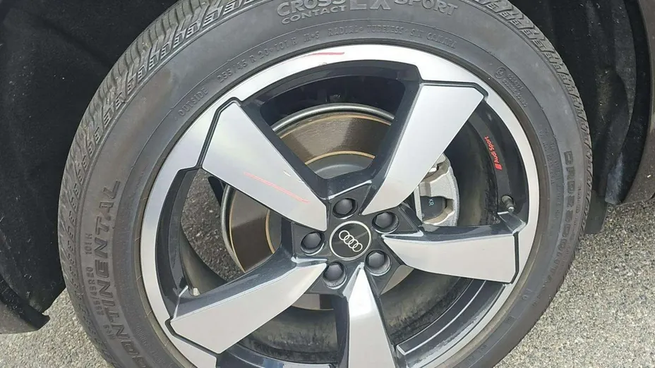 AUDI Q5 -