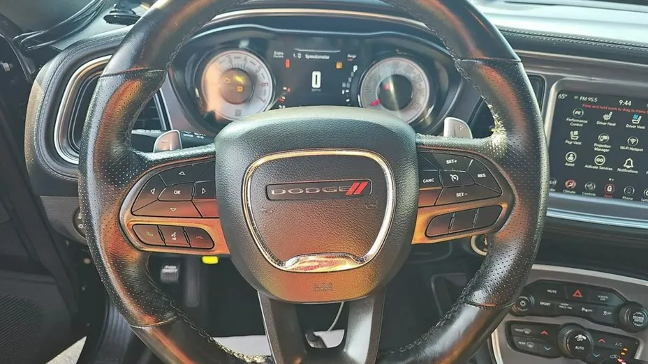 DODGE Challenger -