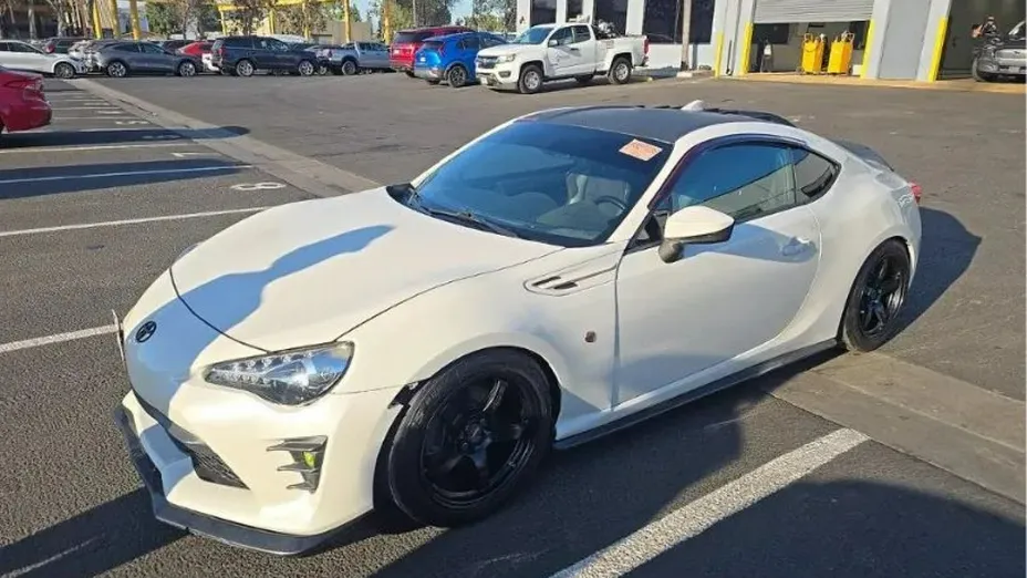 TOYOTA GT86 -