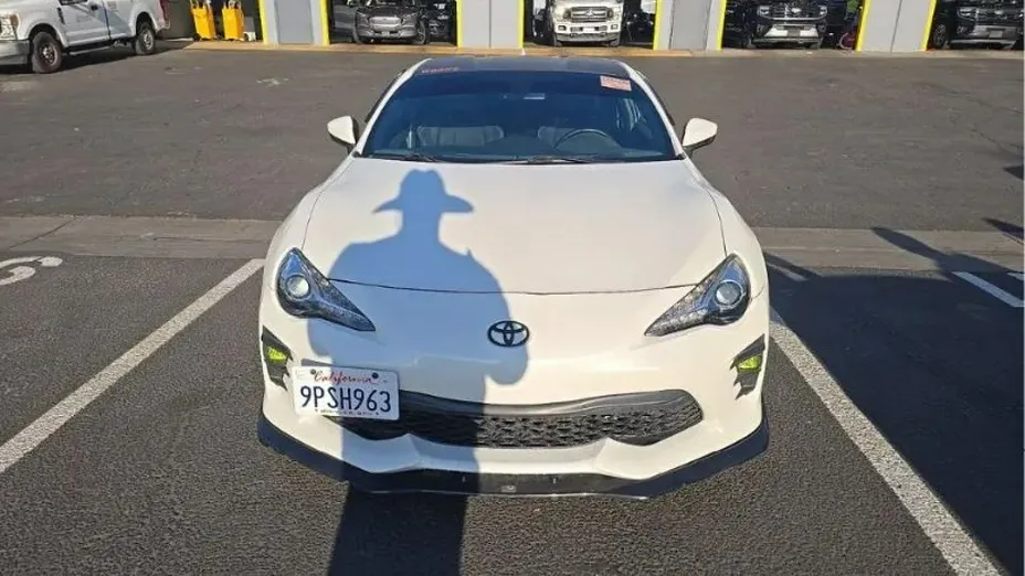 TOYOTA GT86 -