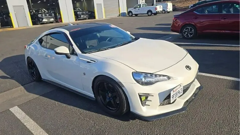 TOYOTA GT86 -