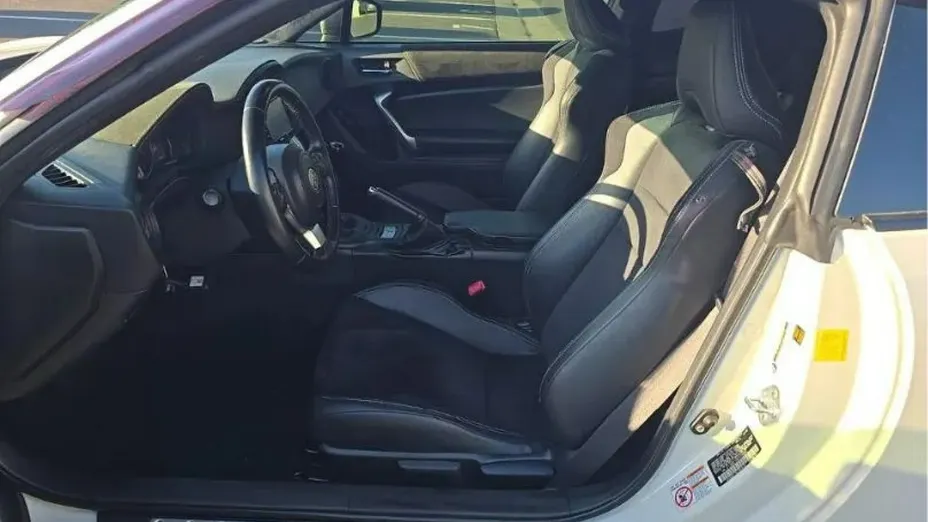 TOYOTA GT86 -