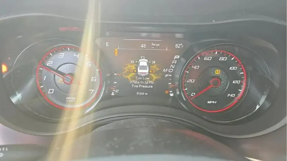 DODGE Charger -