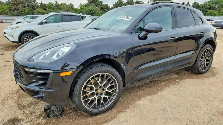 PORSCHE Macan -
