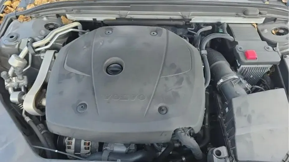 VOLVO S60 -