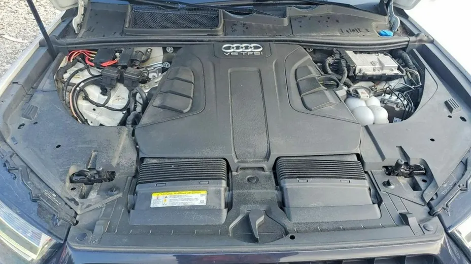AUDI Q7 -