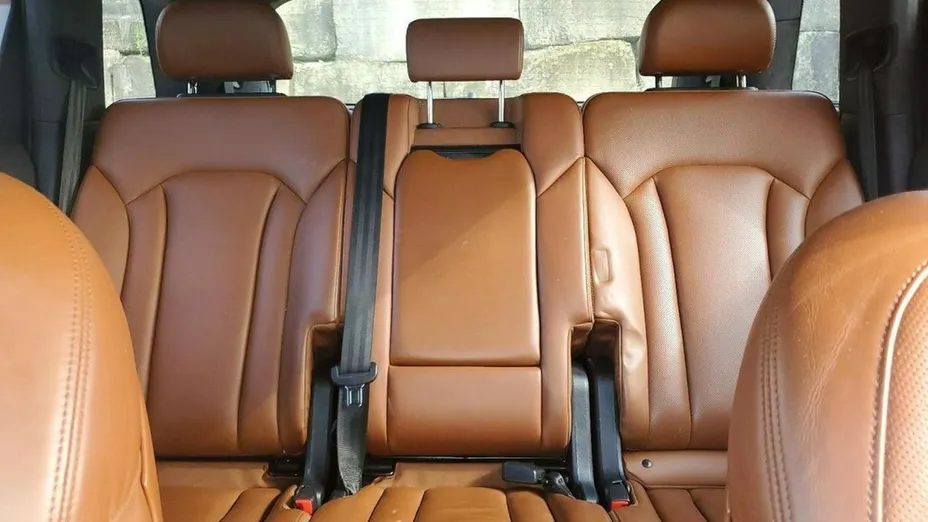 AUDI Q7 -