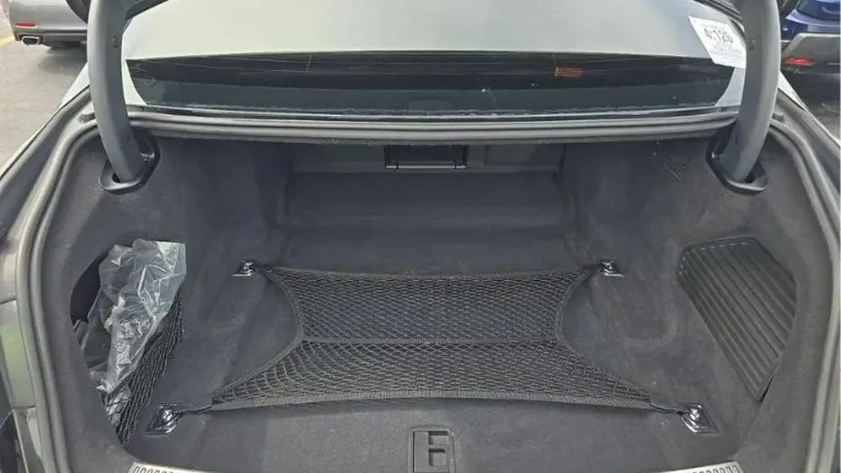 AUDI A8 -