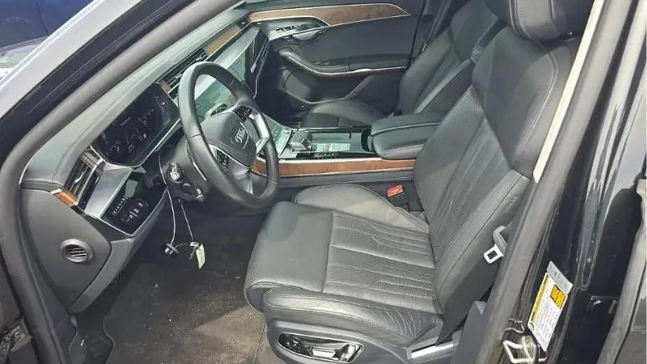 AUDI A8 -