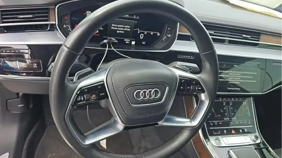 AUDI A8 -