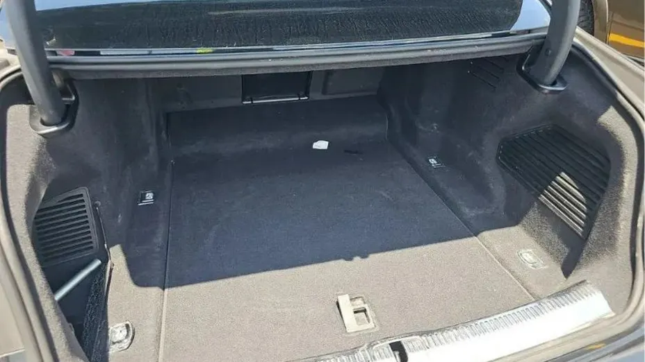 AUDI A8 -