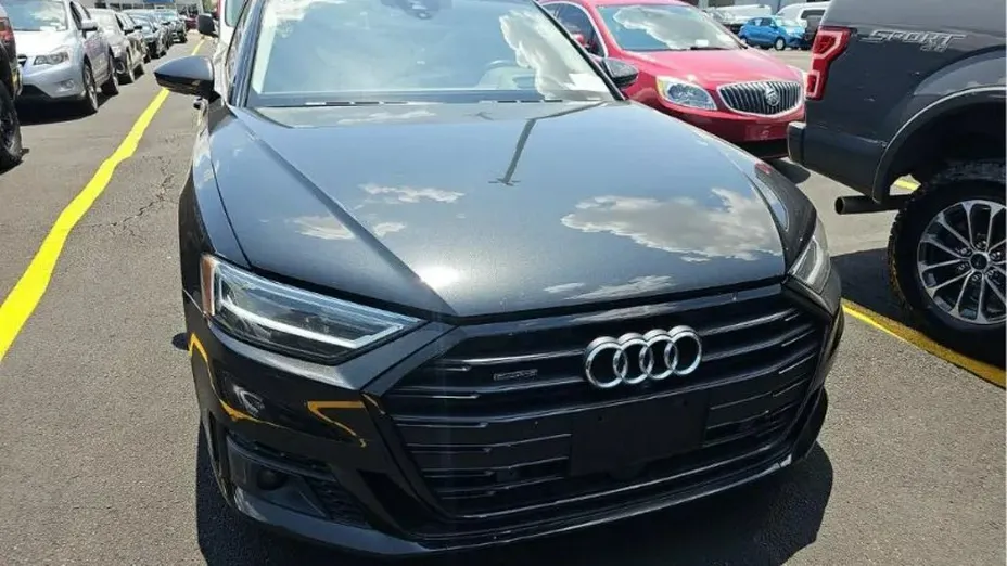 AUDI A8 -