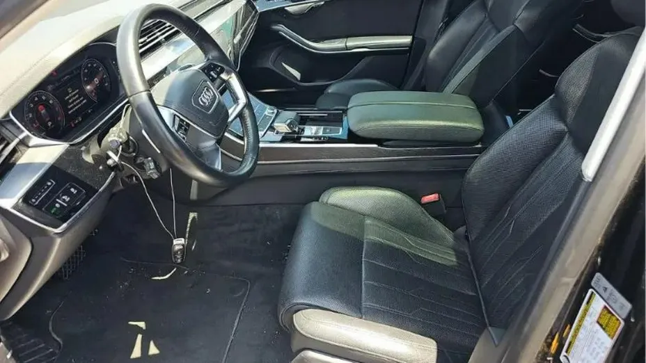 AUDI A8 -