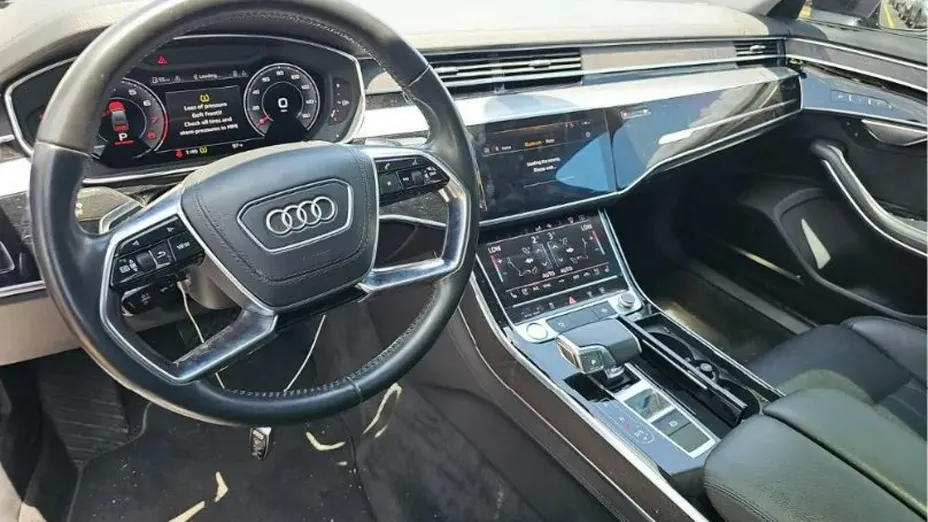 AUDI A8 -