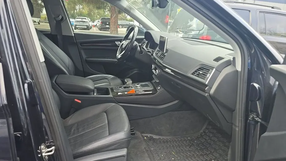AUDI Q5 -
