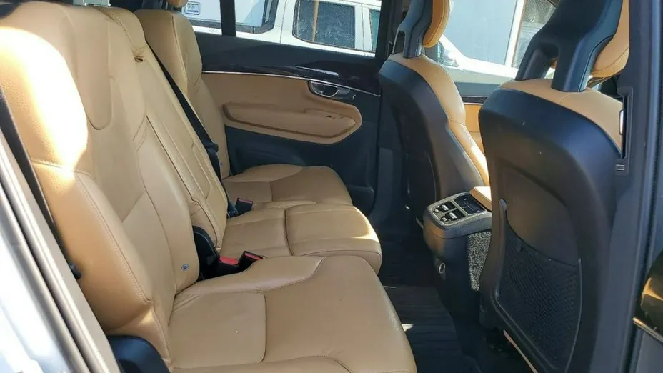 VOLVO XC90 -