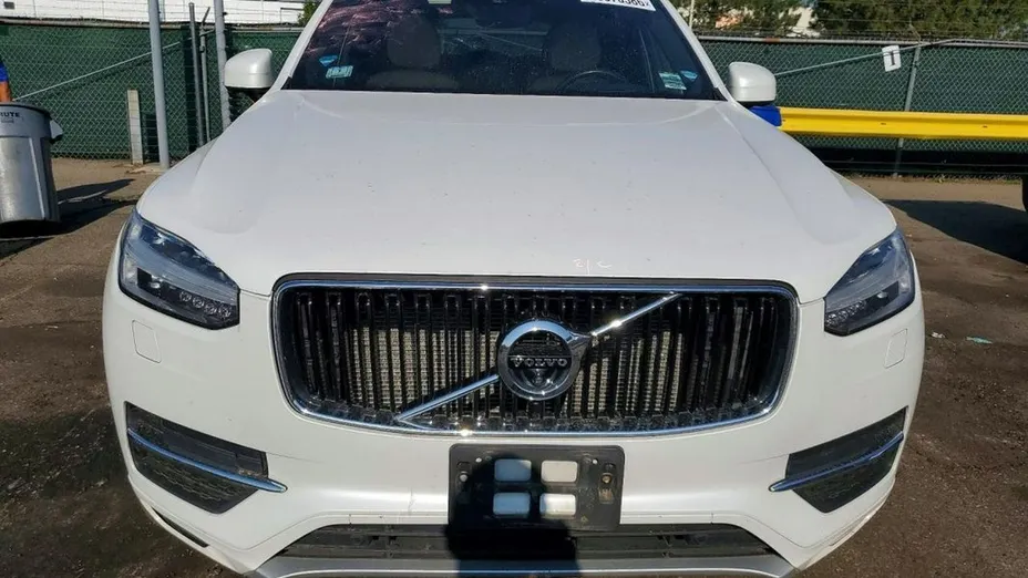 VOLVO XC90 -