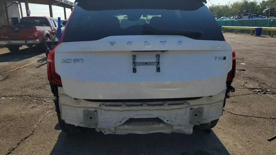 VOLVO XC90 -