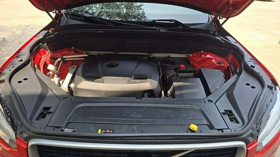 VOLVO XC90 -