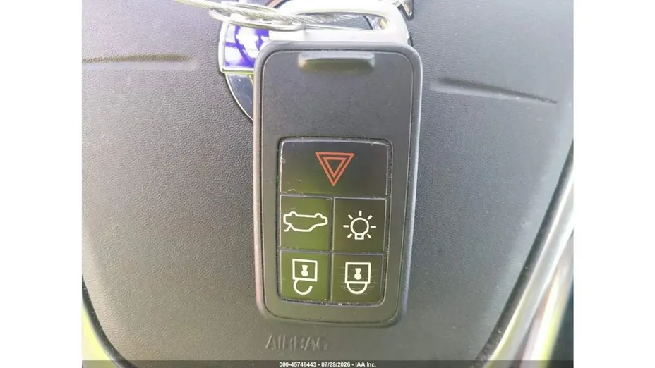 VOLVO XC60 -