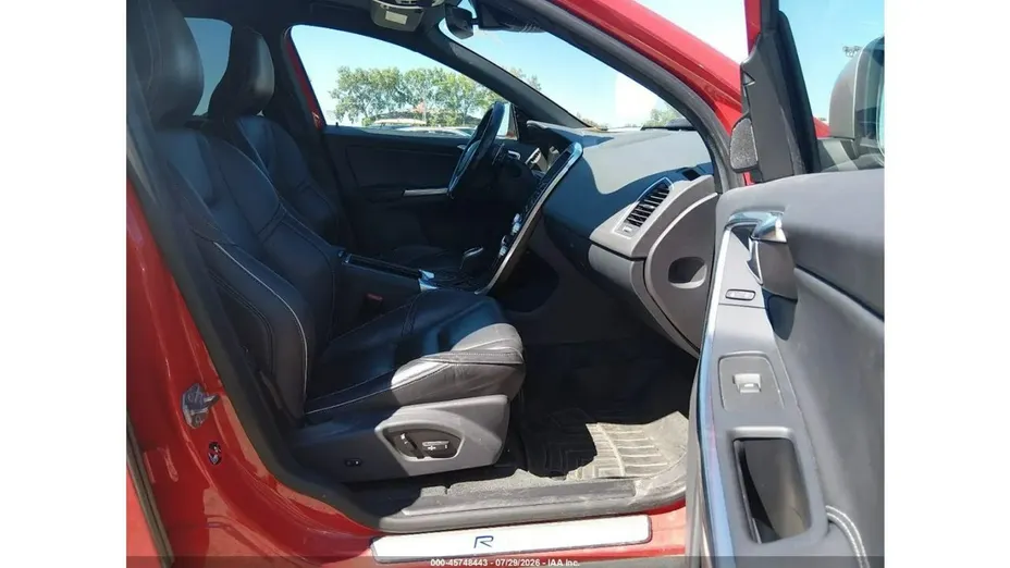 VOLVO XC60 -