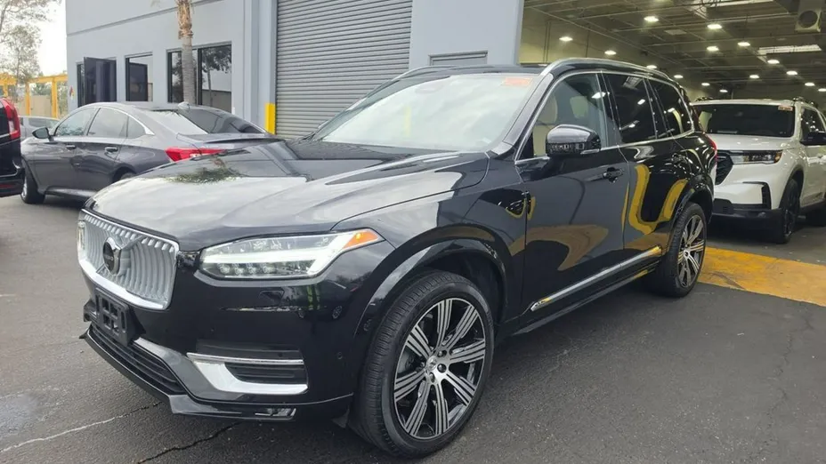 VOLVO XC90 -