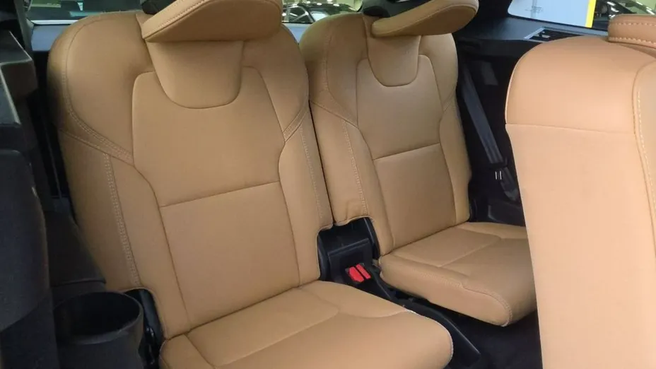 VOLVO XC90 -