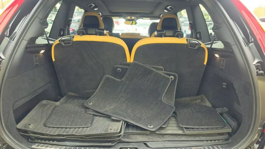 VOLVO XC90 -