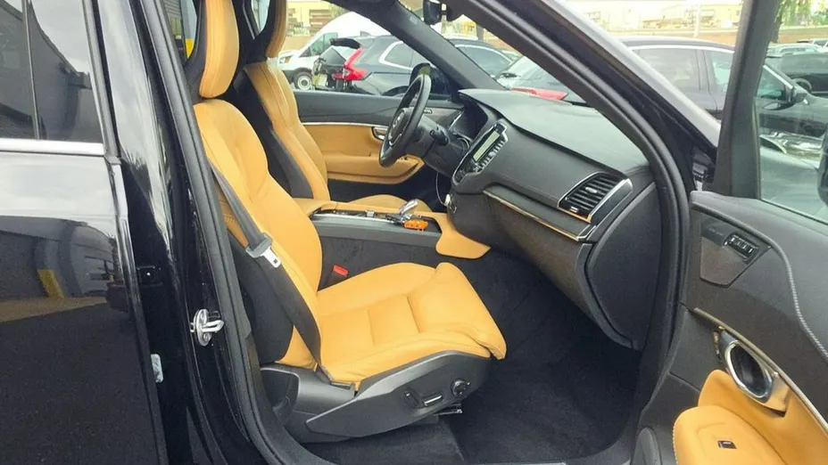 VOLVO XC90 -