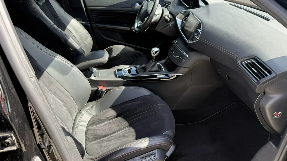 PEUGEOT 308 -