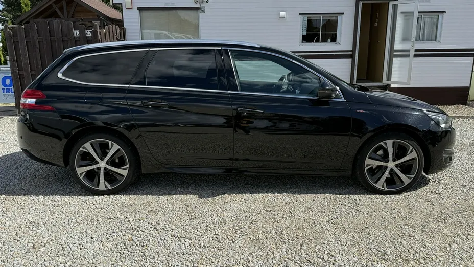 PEUGEOT 308 -