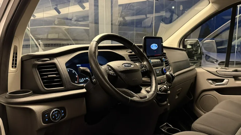 FORD Tourneo Custom -